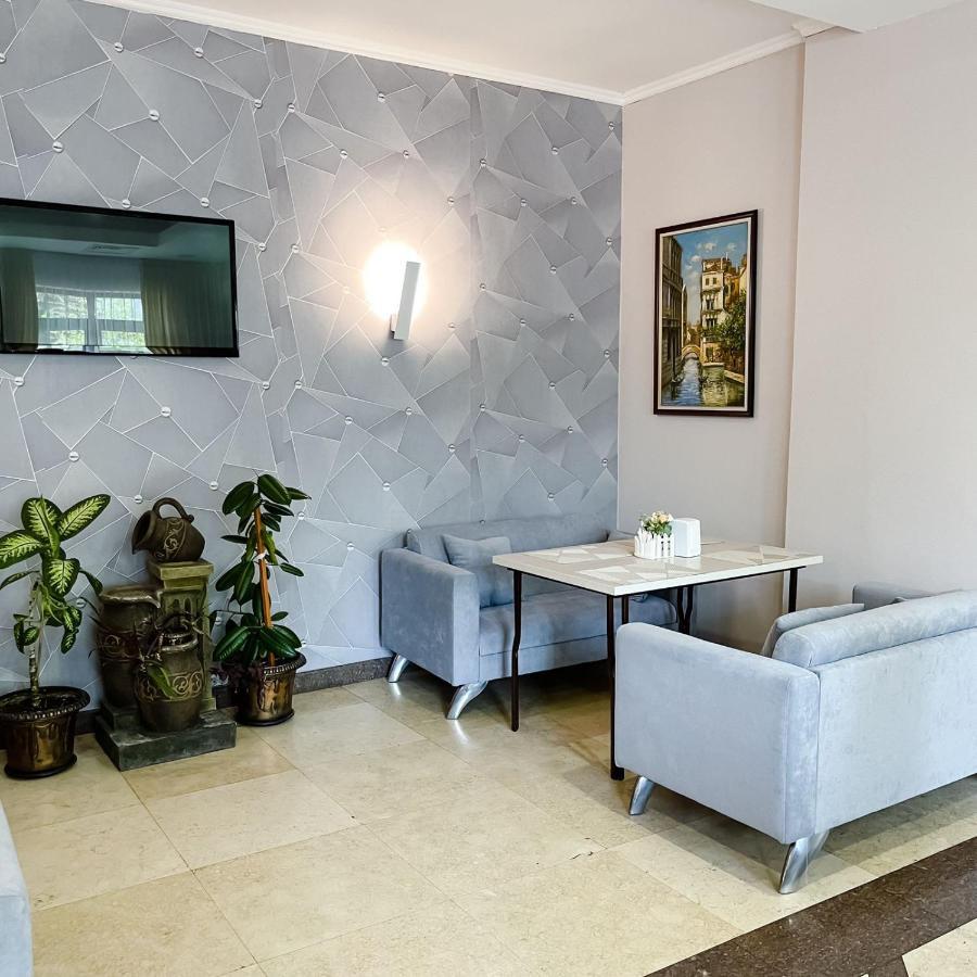 Golden Palace Hotel Almati Kültér fotó