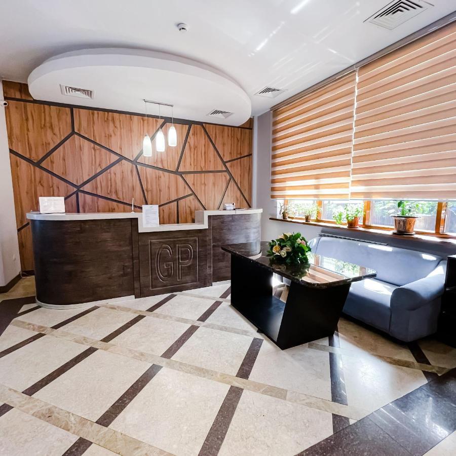 Golden Palace Hotel Almati Kültér fotó