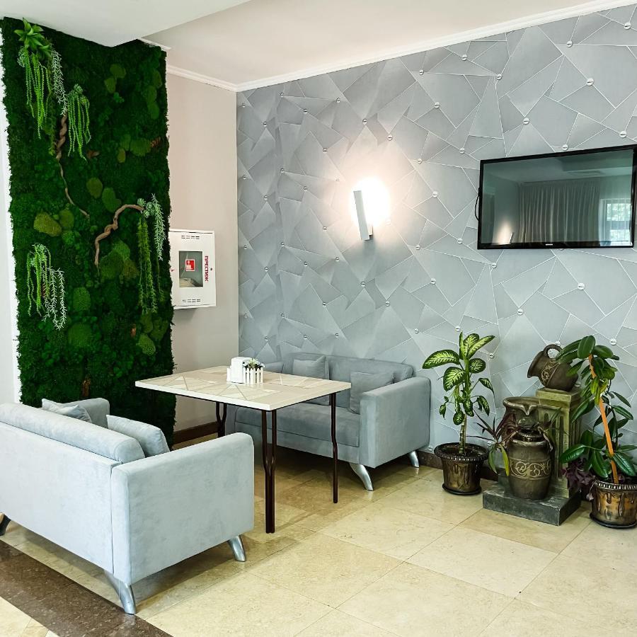 Golden Palace Hotel Almati Kültér fotó