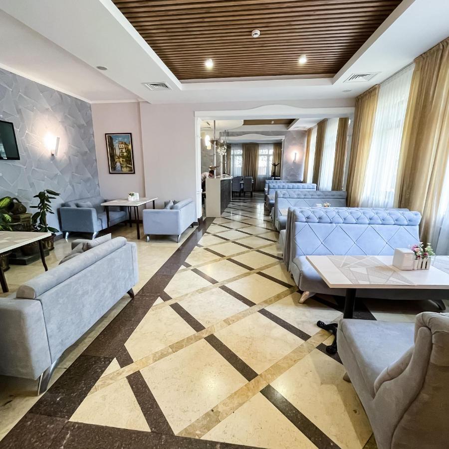 Golden Palace Hotel Almati Kültér fotó
