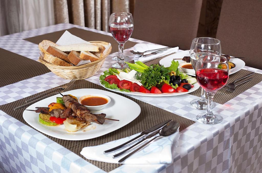 Golden Palace Hotel Almati Kültér fotó