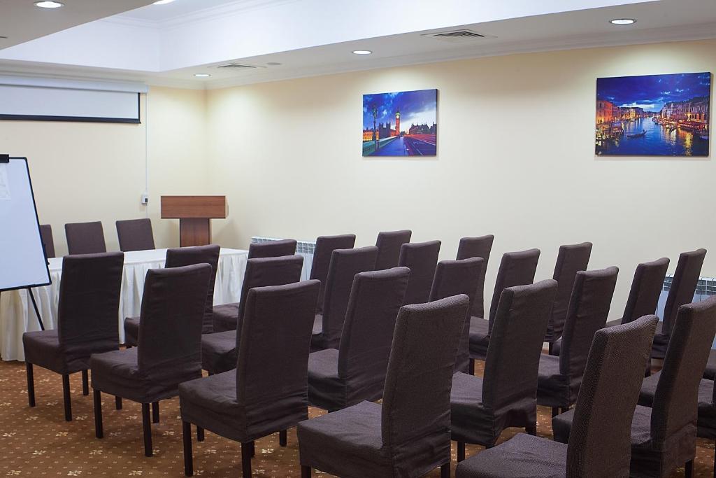 Golden Palace Hotel Almati Kültér fotó