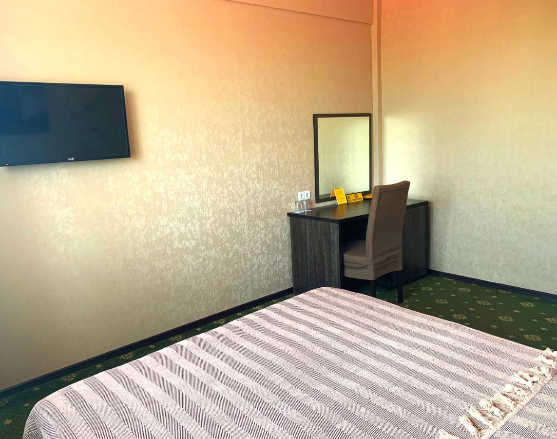 Golden Palace Hotel Almati Kültér fotó